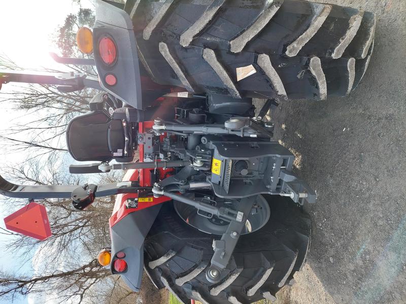 Tractors  MF5711 Platform Photo